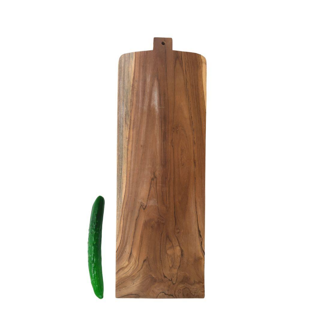 TEAKER Servierbretter. Frei von Klebstoff aus einem Stück Holz geschnitten.